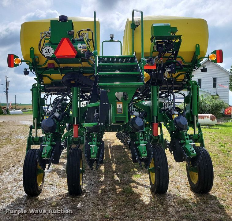 image for item EA2576 2024 John Deere  Exact Emerge 1775 NT planter