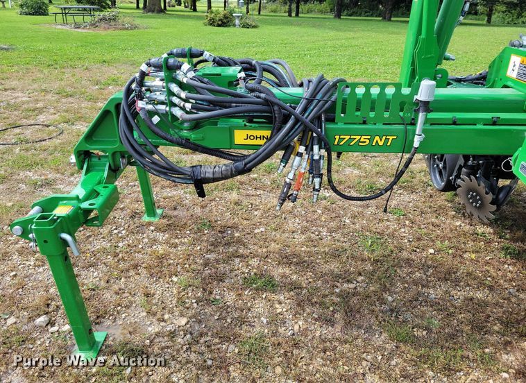 image for item EA2576 2024 John Deere  Exact Emerge 1775 NT planter