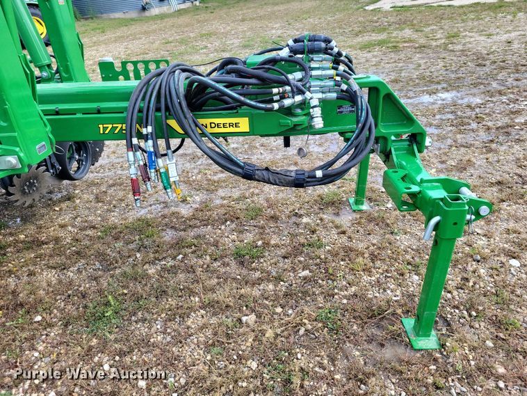 image for item EA2576 2024 John Deere  Exact Emerge 1775 NT planter
