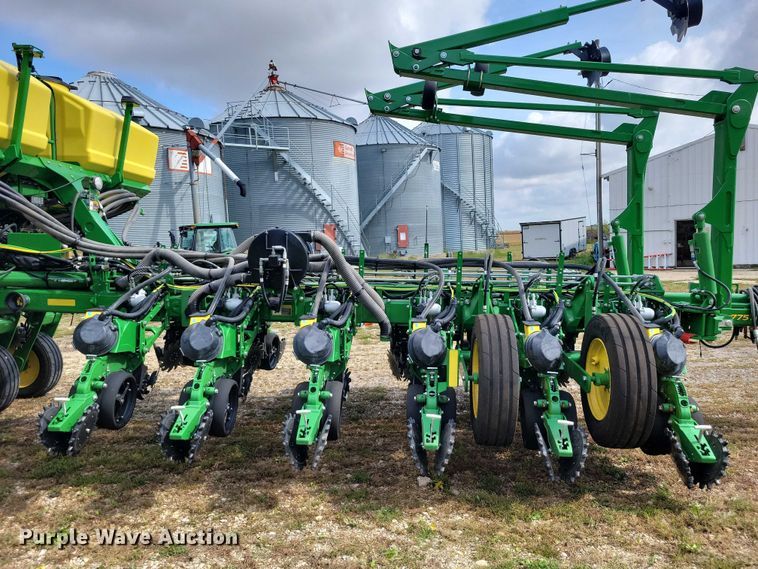 image for item EA2576 2024 John Deere  Exact Emerge 1775 NT planter