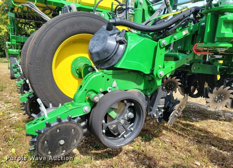 image for item EA2576 2024 John Deere  Exact Emerge 1775 NT planter