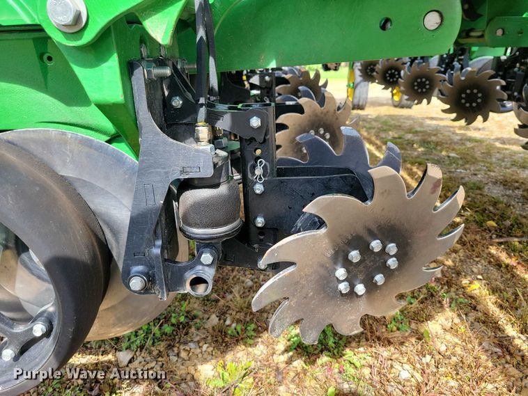 image for item EA2576 2024 John Deere  Exact Emerge 1775 NT planter