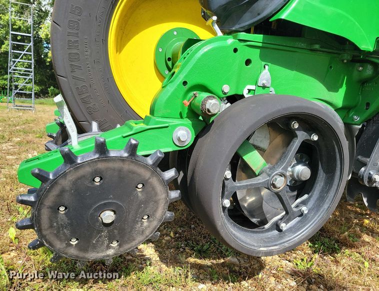 image for item EA2576 2024 John Deere  Exact Emerge 1775 NT planter