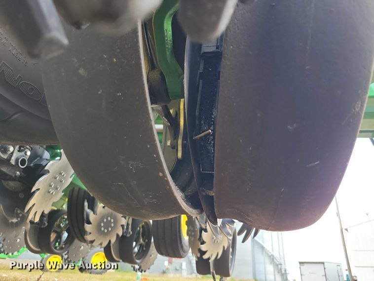 image for item EA2576 2024 John Deere  Exact Emerge 1775 NT planter