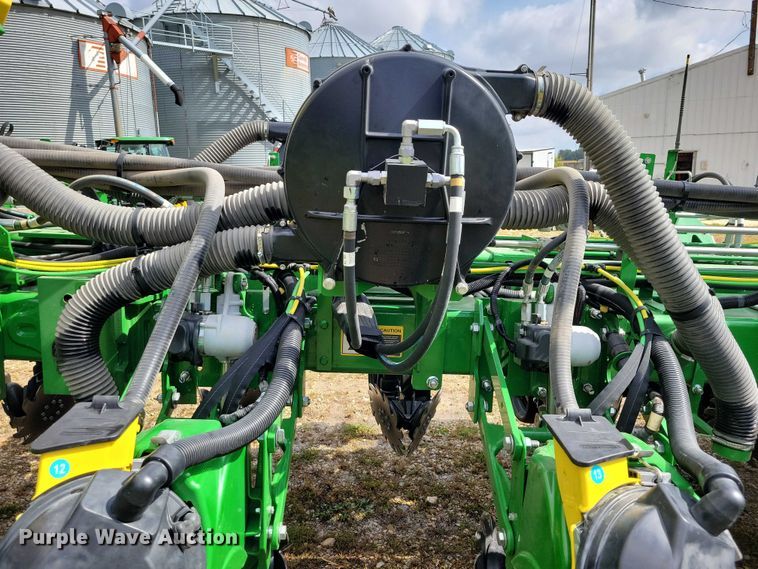 image for item EA2576 2024 John Deere  Exact Emerge 1775 NT planter