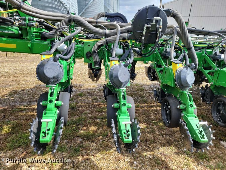 image for item EA2576 2024 John Deere  Exact Emerge 1775 NT planter