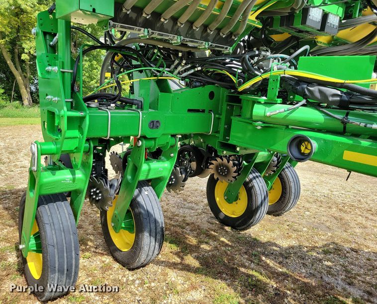 image for item EA2576 2024 John Deere  Exact Emerge 1775 NT planter