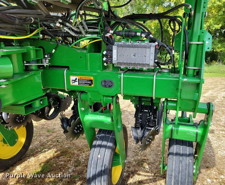 image for item EA2576 2024 John Deere  Exact Emerge 1775 NT planter