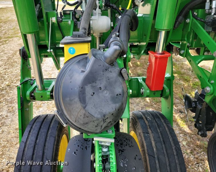 image for item EA2576 2024 John Deere  Exact Emerge 1775 NT planter