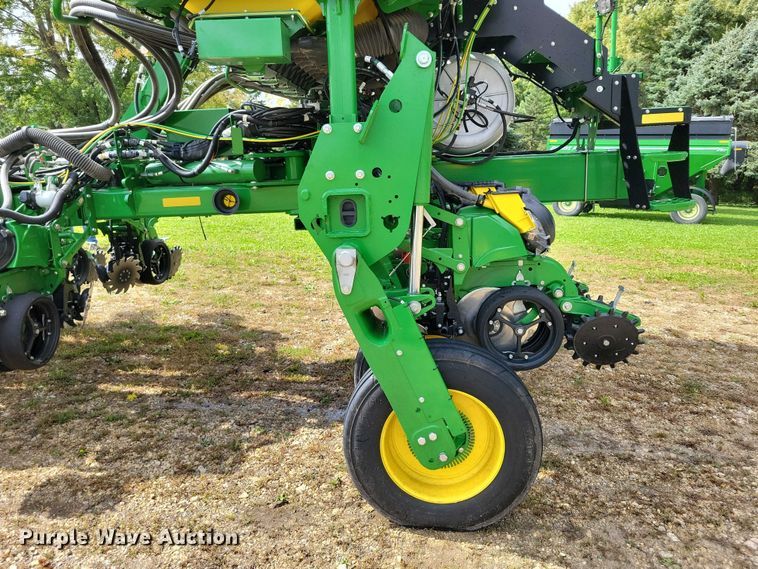 image for item EA2576 2024 John Deere  Exact Emerge 1775 NT planter