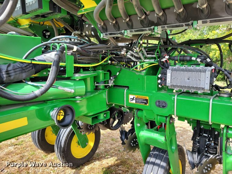 image for item EA2576 2024 John Deere  Exact Emerge 1775 NT planter