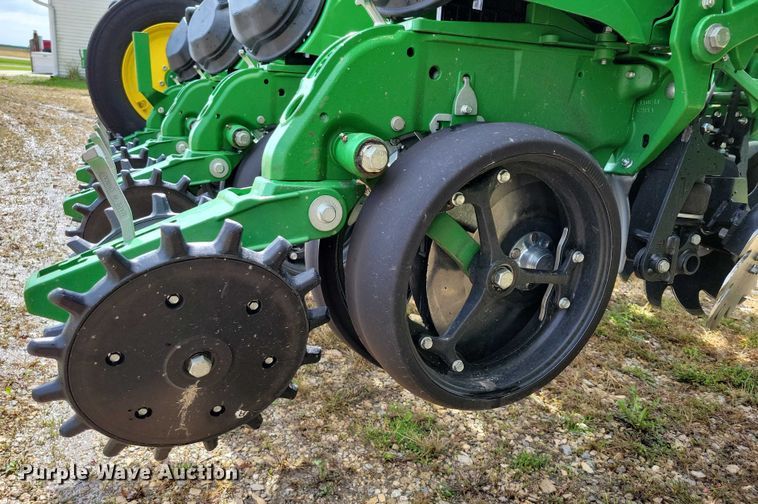 image for item EA2576 2024 John Deere  Exact Emerge 1775 NT planter