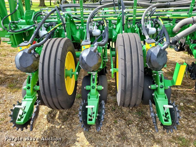 image for item EA2576 2024 John Deere  Exact Emerge 1775 NT planter