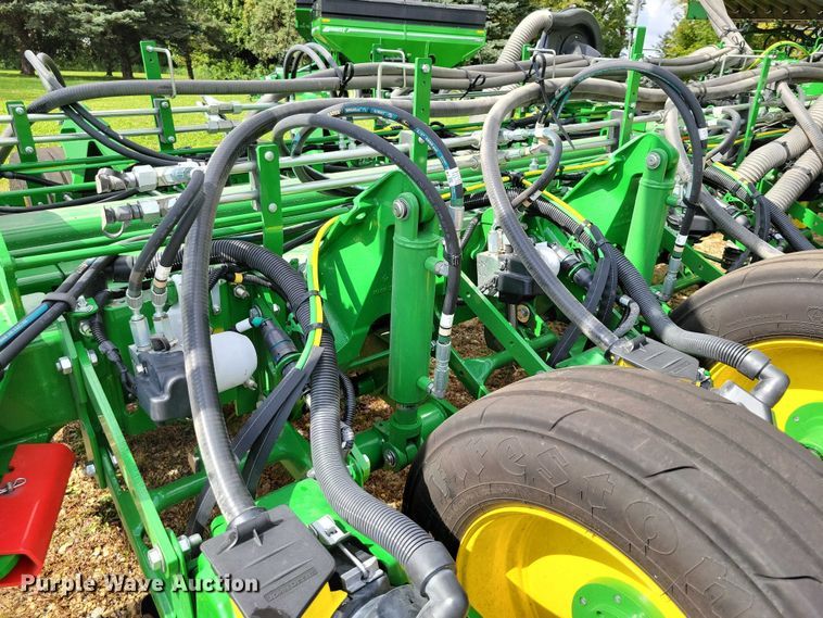 image for item EA2576 2024 John Deere  Exact Emerge 1775 NT planter