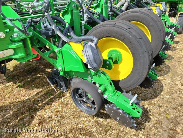 image for item EA2576 2024 John Deere  Exact Emerge 1775 NT planter