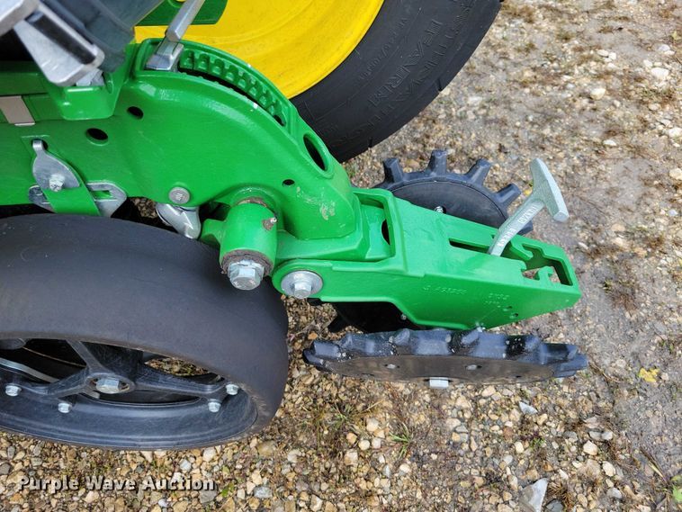 image for item EA2576 2024 John Deere  Exact Emerge 1775 NT planter