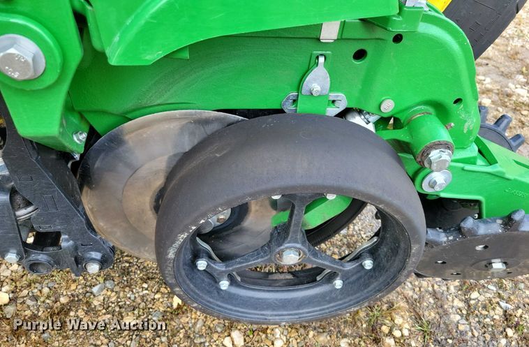 image for item EA2576 2024 John Deere  Exact Emerge 1775 NT planter