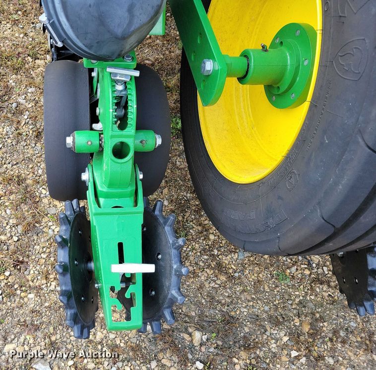 image for item EA2576 2024 John Deere  Exact Emerge 1775 NT planter