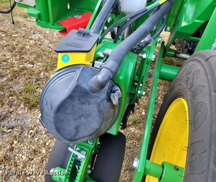 image for item EA2576 2024 John Deere  Exact Emerge 1775 NT planter