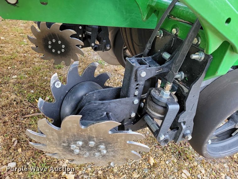 image for item EA2576 2024 John Deere  Exact Emerge 1775 NT planter