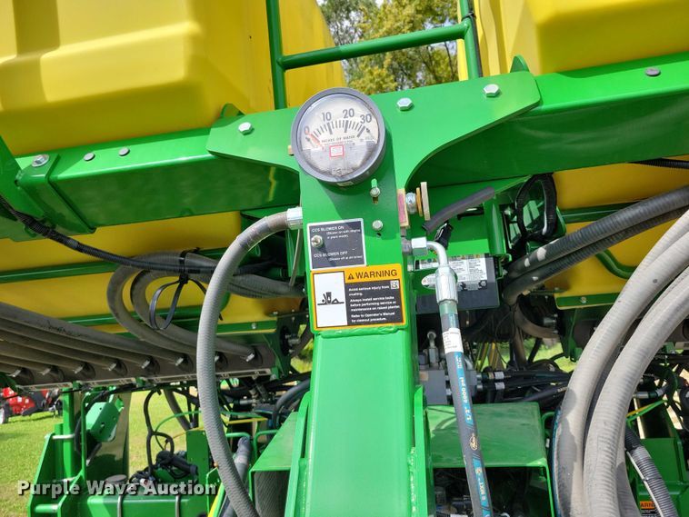 image for item EA2576 2024 John Deere  Exact Emerge 1775 NT planter