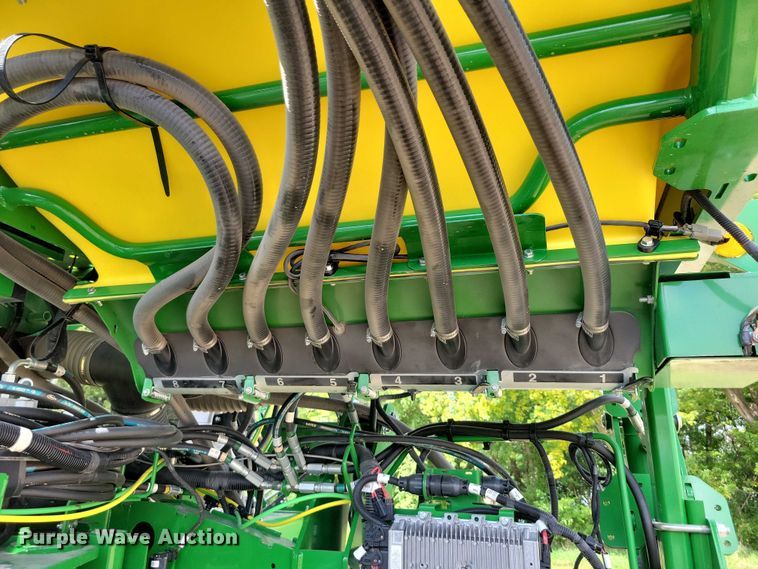 image for item EA2576 2024 John Deere  Exact Emerge 1775 NT planter