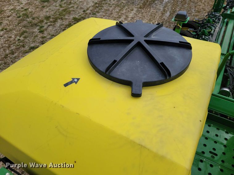 image for item EA2576 2024 John Deere  Exact Emerge 1775 NT planter