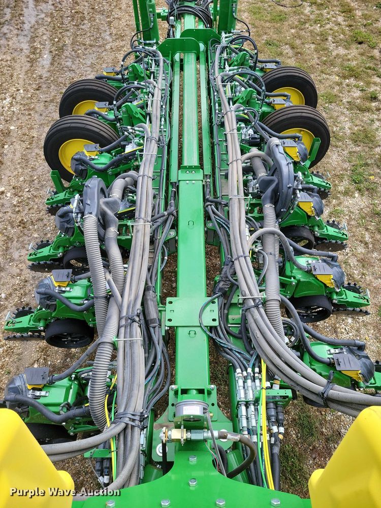 image for item EA2576 2024 John Deere  Exact Emerge 1775 NT planter