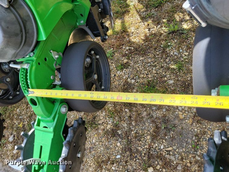 image for item EA2576 2024 John Deere  Exact Emerge 1775 NT planter