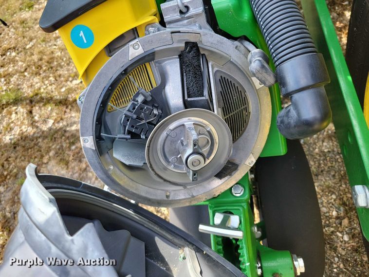 image for item EA2576 2024 John Deere  Exact Emerge 1775 NT planter