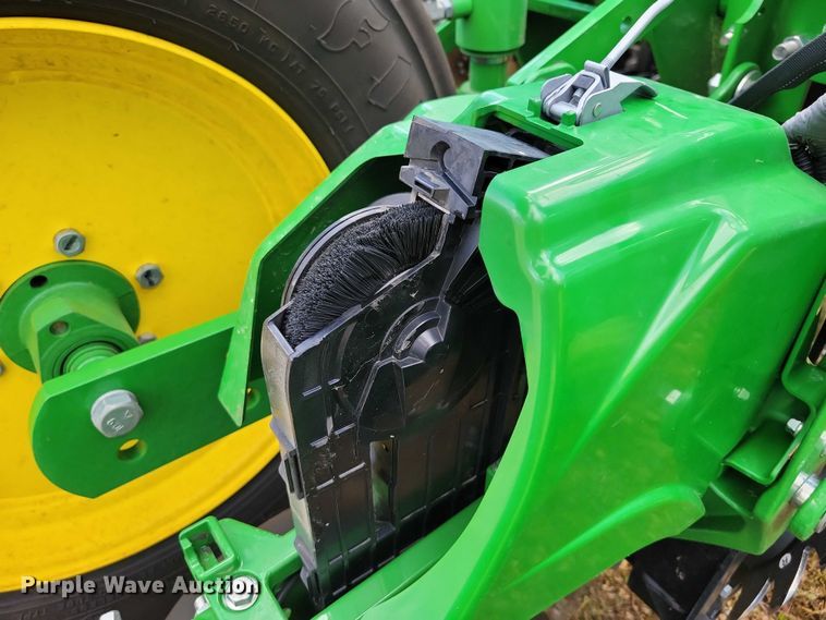 image for item EA2576 2024 John Deere  Exact Emerge 1775 NT planter