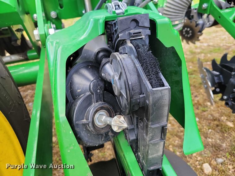 image for item EA2576 2024 John Deere  Exact Emerge 1775 NT planter