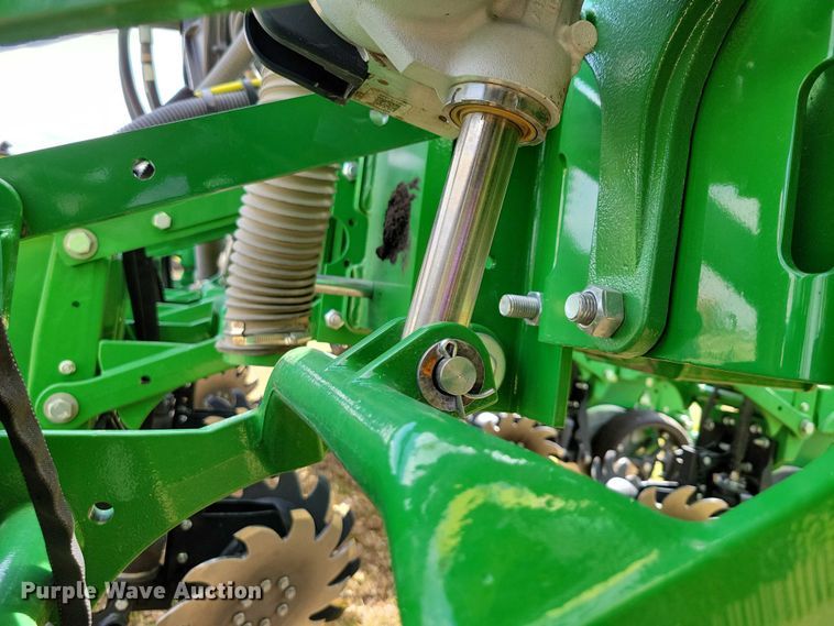 image for item EA2576 2024 John Deere  Exact Emerge 1775 NT planter