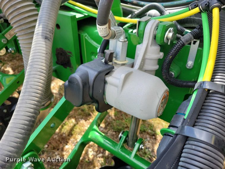 image for item EA2576 2024 John Deere  Exact Emerge 1775 NT planter