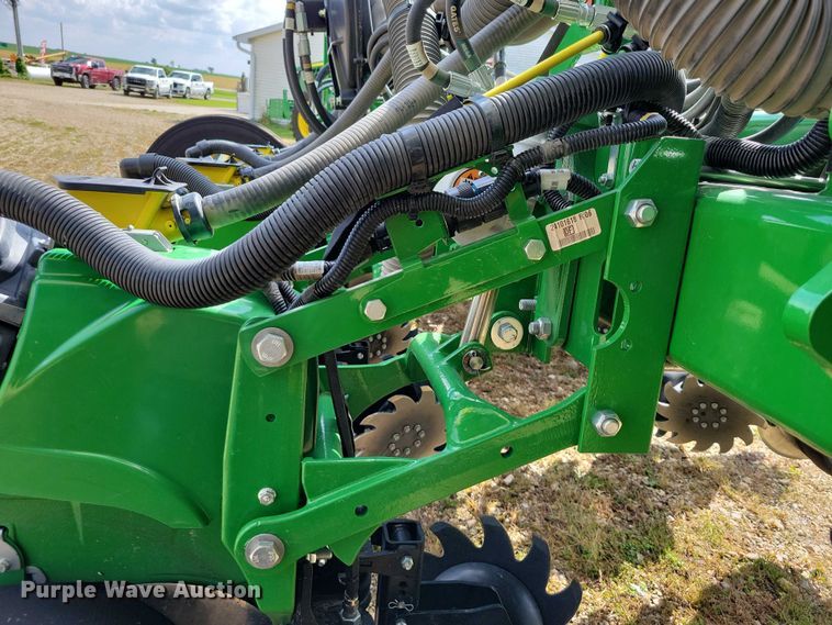 image for item EA2576 2024 John Deere  Exact Emerge 1775 NT planter