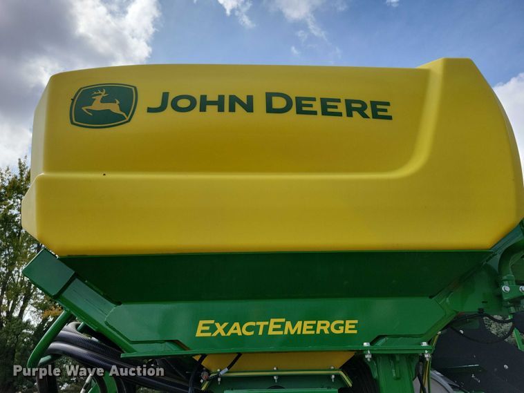 image for item EA2576 2024 John Deere  Exact Emerge 1775 NT planter