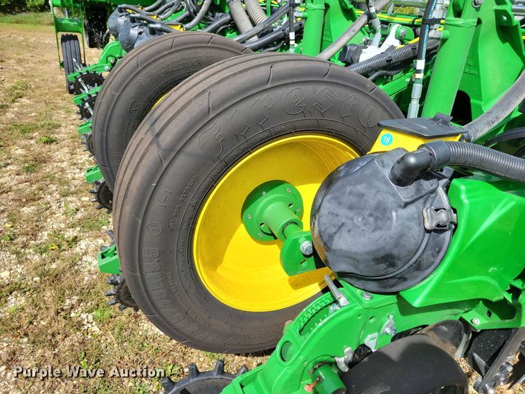 image for item EA2576 2024 John Deere  Exact Emerge 1775 NT planter