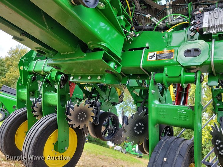 image for item EA2576 2024 John Deere  Exact Emerge 1775 NT planter