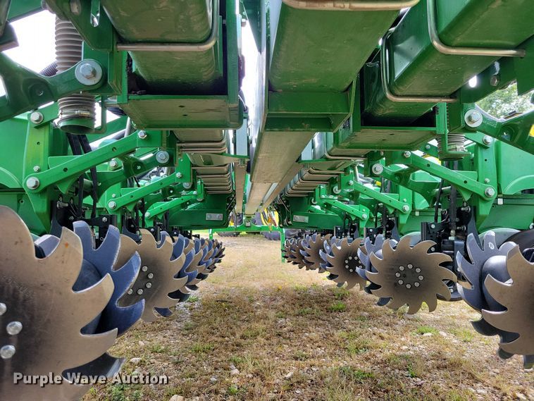 image for item EA2576 2024 John Deere  Exact Emerge 1775 NT planter