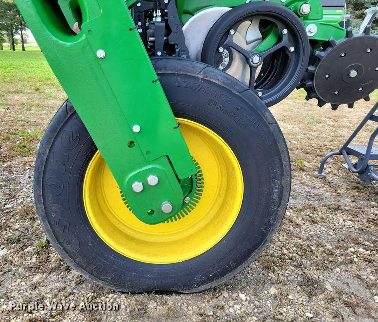 image for item EA2576 2024 John Deere  Exact Emerge 1775 NT planter