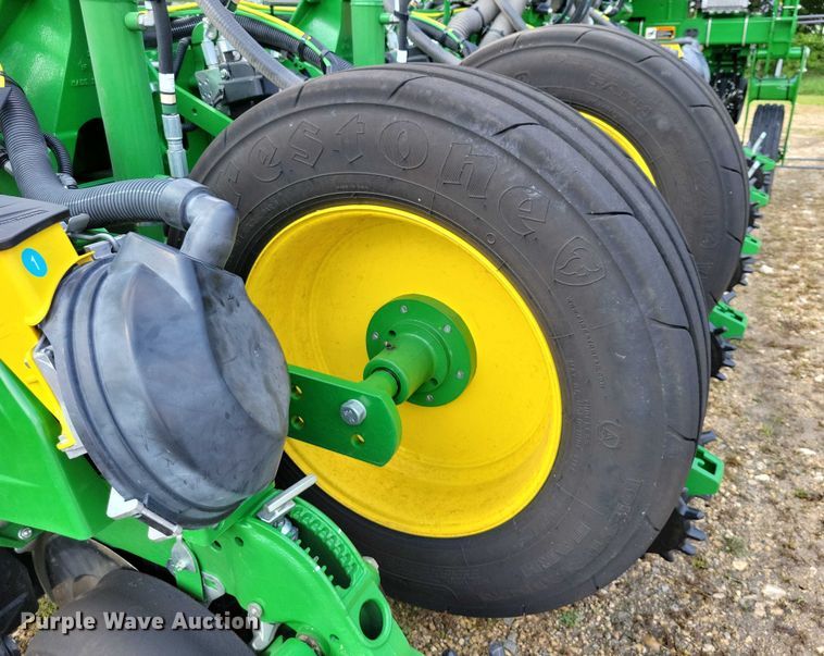 image for item EA2576 2024 John Deere  Exact Emerge 1775 NT planter