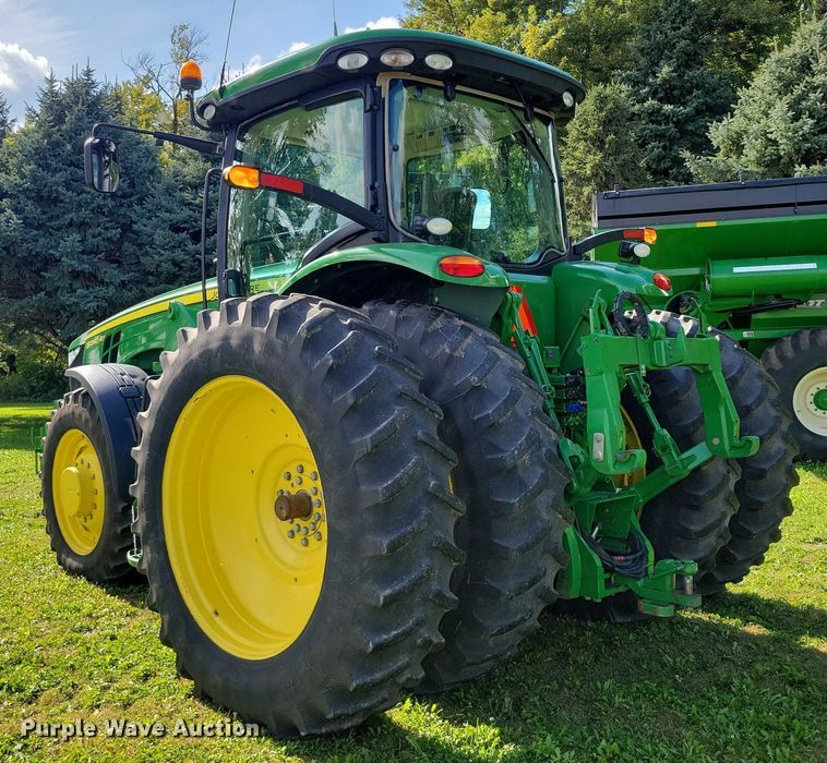 image for item EA2577 2013 John Deere  8260R MFWD tractor