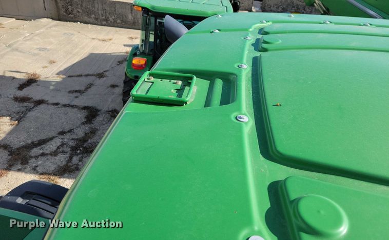 image for item EA2577 2013 John Deere  8260R MFWD tractor