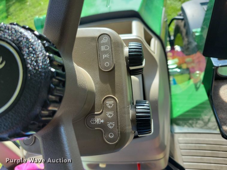 image for item EA2577 2013 John Deere  8260R MFWD tractor