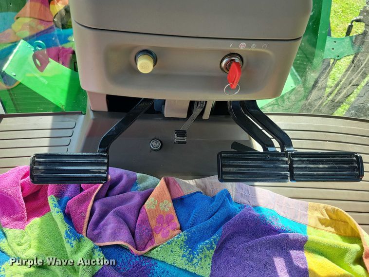 image for item EA2577 2013 John Deere  8260R MFWD tractor