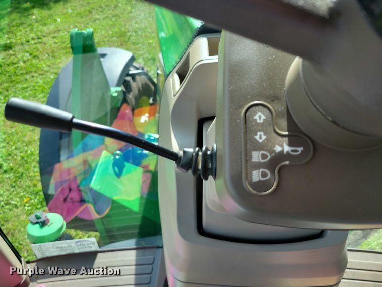 image for item EA2577 2013 John Deere  8260R MFWD tractor