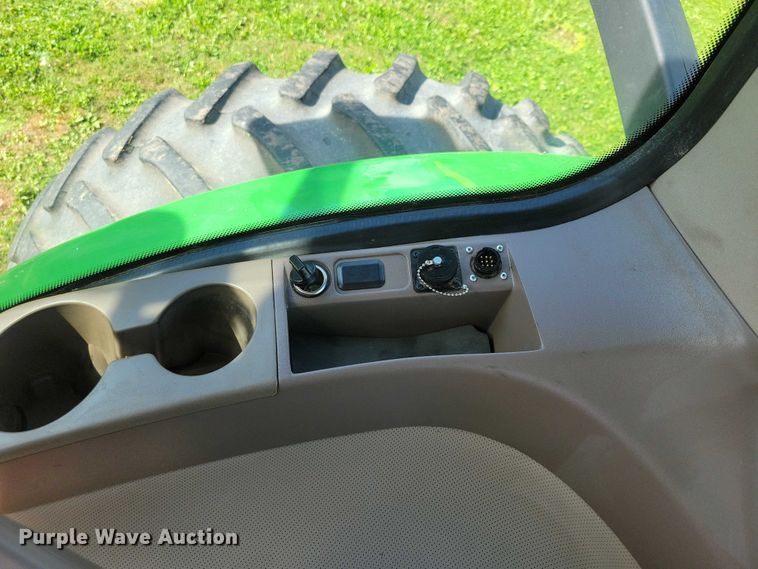 image for item EA2577 2013 John Deere  8260R MFWD tractor