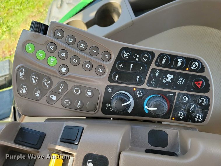 image for item EA2577 2013 John Deere  8260R MFWD tractor