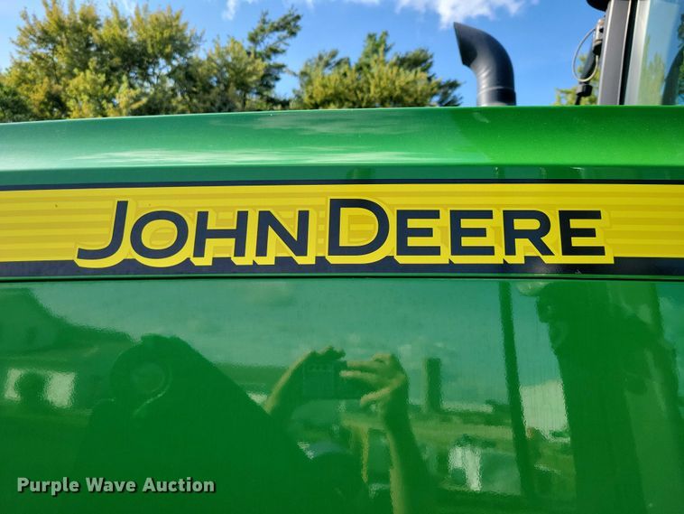 image for item EA2577 2013 John Deere  8260R MFWD tractor