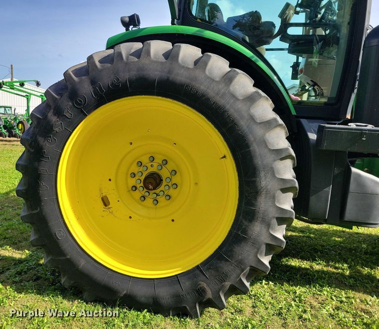 image for item EA2577 2013 John Deere  8260R MFWD tractor